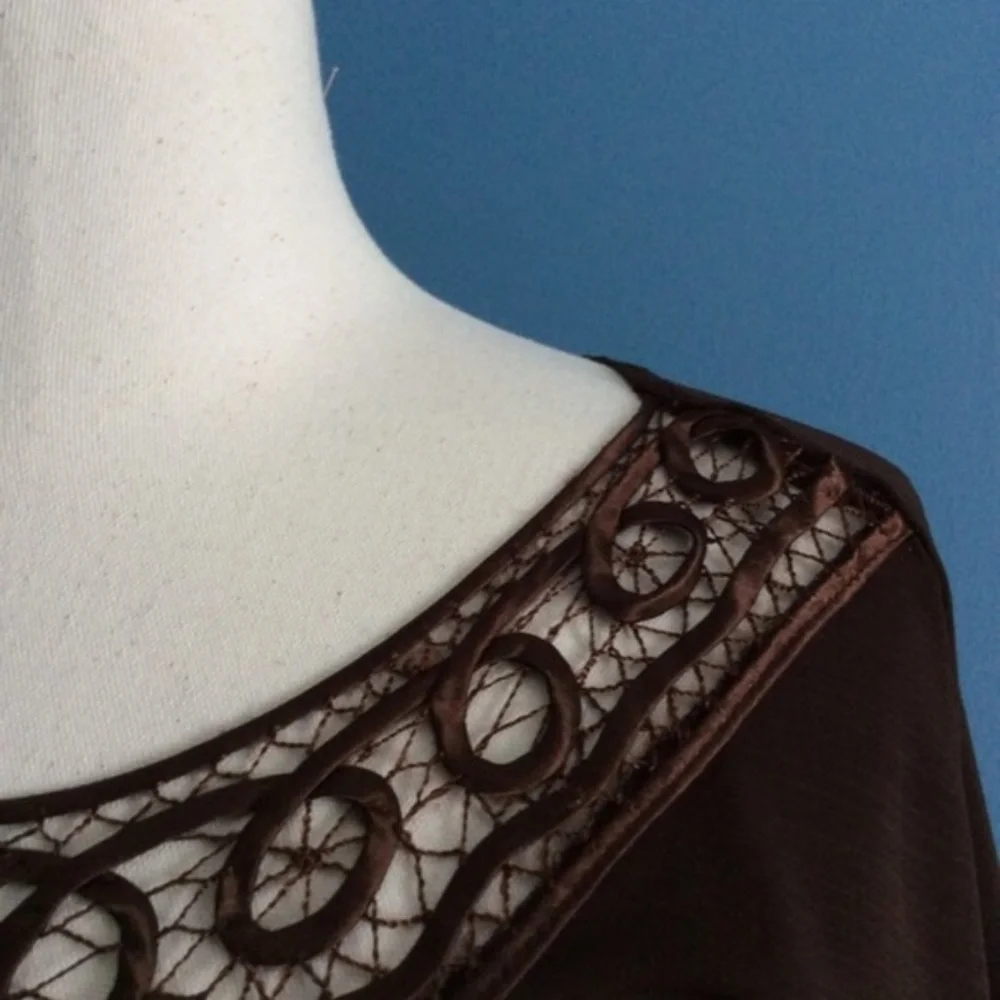 iZ Byer Lace Trim Scoop Neck Top - Picture 2 of 5